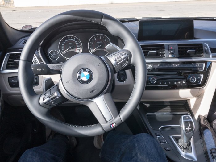 BMW 320xD interiör