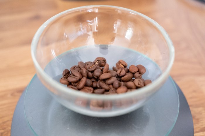 Kaffebönor i skål